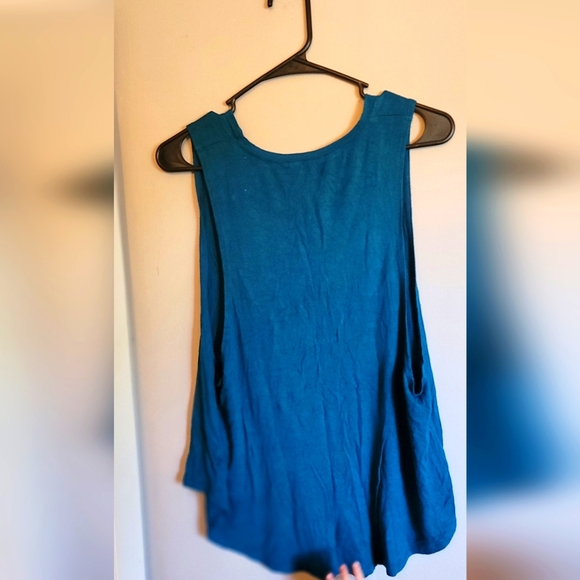 John NY Tank - Picture 2 of 3